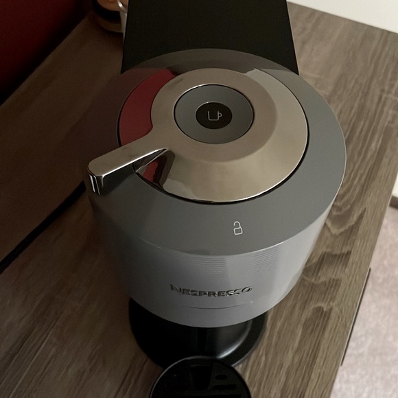 Nespresso Vertuo Next Machine - Picture 2 of 5